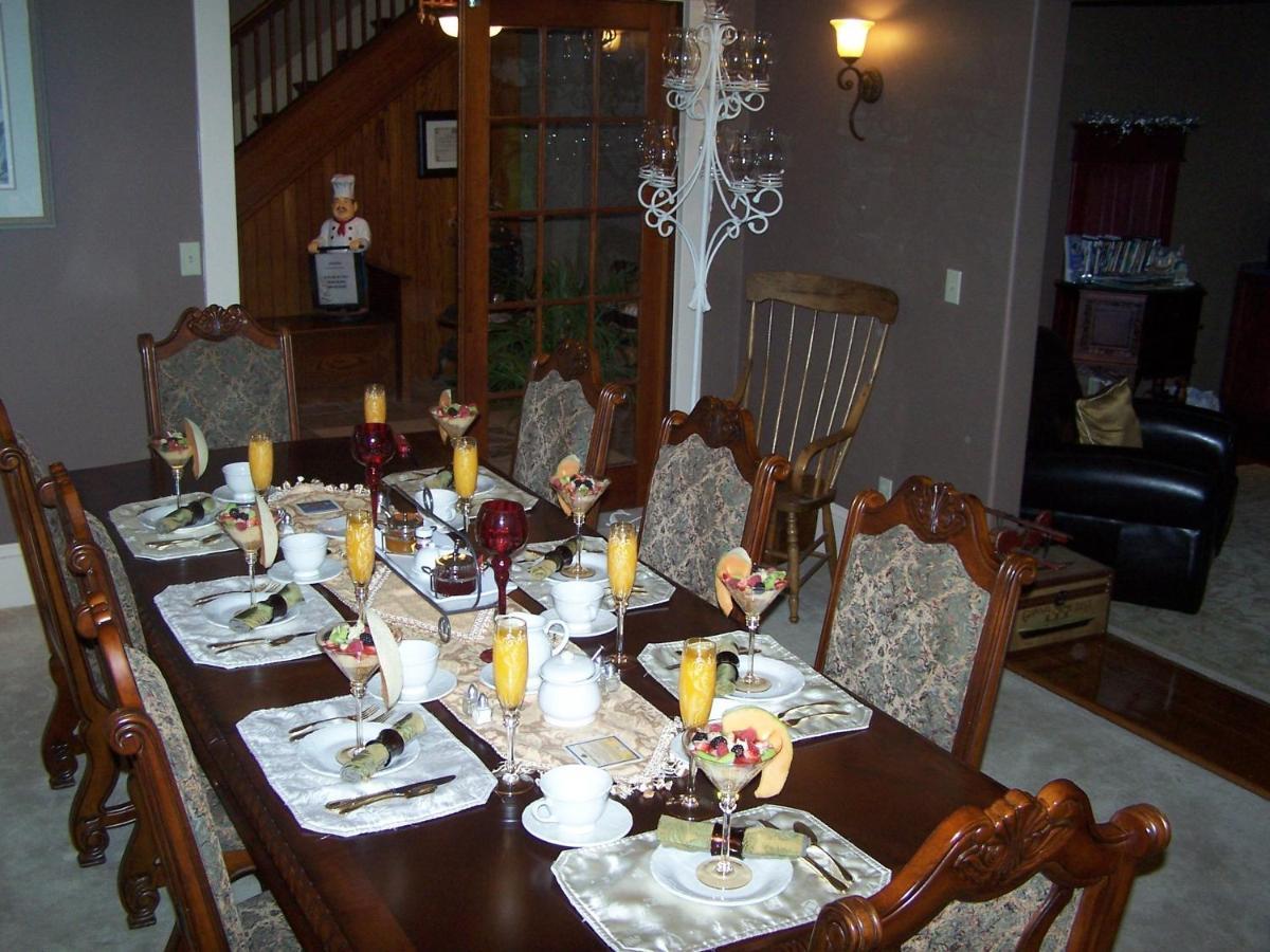 Creighton Manor Inn Bed & Breakfast Orillia Ngoại thất bức ảnh